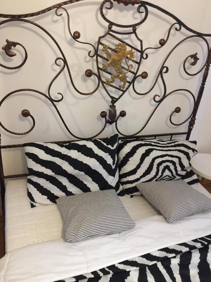 Old Town English Park Residence Крайова Экстерьер фото